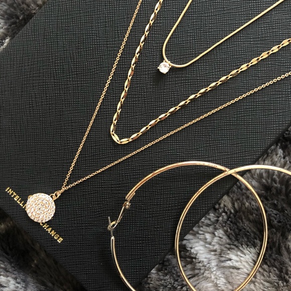 (3/$15) Gold Layered Necklace + Earrings bundle - Picture 1 of 3